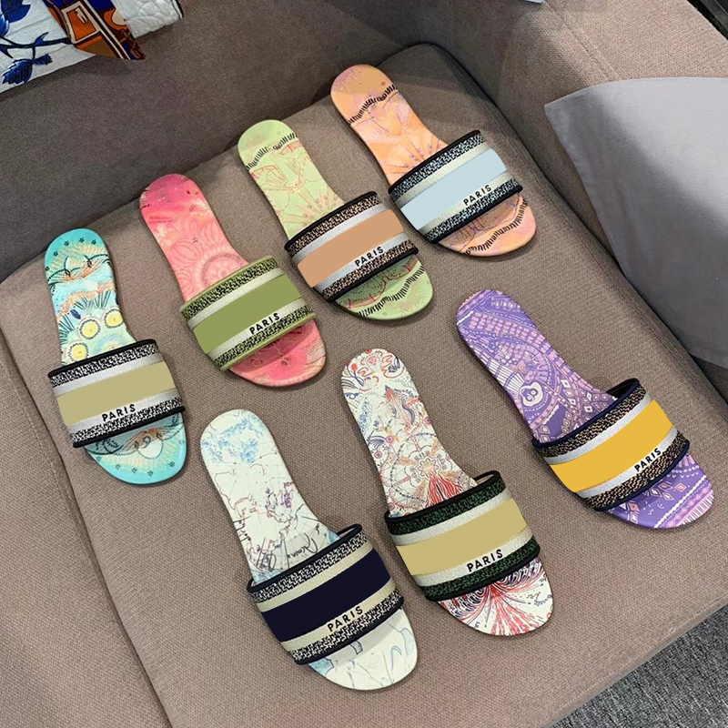 Paris Women Slippers Embroidery Sandal Dway Slide Floral Brocade uxury Designer Sandals fashion Flip Flops Striped Beach Flowers Slipper 49color with box NO112, Color 7
Paris Women Slippers Embroidery Sandal Dway Slide Floral Brocade uxury Designer Sandals fashion Flip Flops Striped Beach Flowers Slipper 49color with box NO112, Color 7