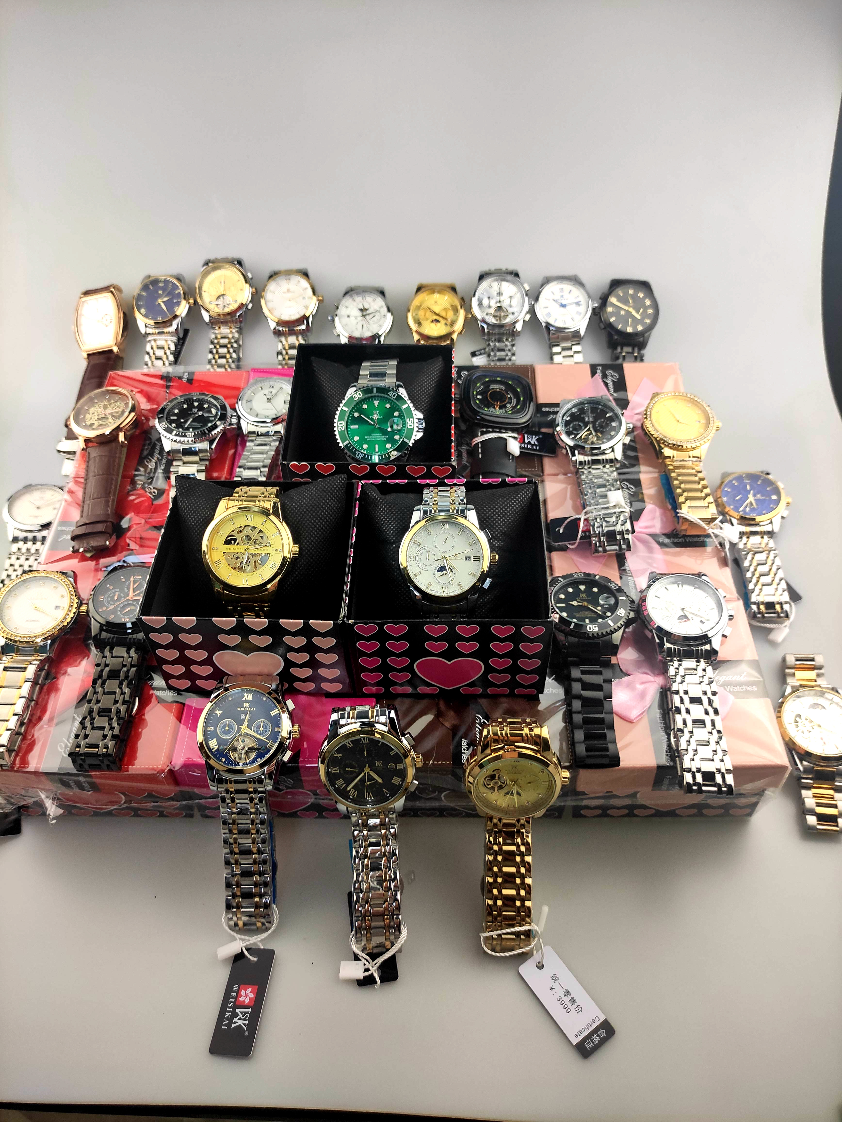 Hot - selling watch blind box contains three luxury mechanical watches worth over $200
Hot - selling watch blind box contains three luxury mechanical watches worth over $200