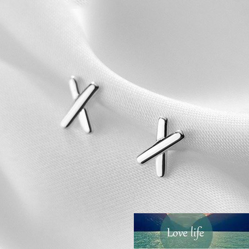 Korean Minimalist Cross Earrings Gold Silver Color Simple Small Mini Stud Earrings for Women Fashion Chic Jewelry Factory price expert design Quality 