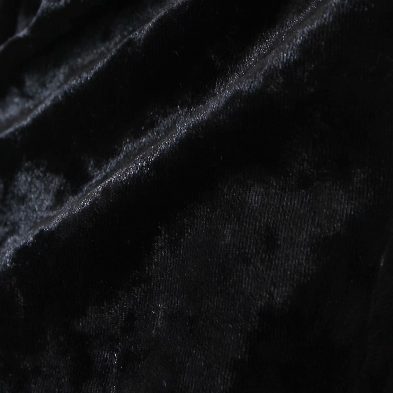 Sexy Woman Black V Neck Velvet Vest Spring Fashion Ladies Soft Slim Tank Female Elegant Streetwear Sleeveless Tops 210515