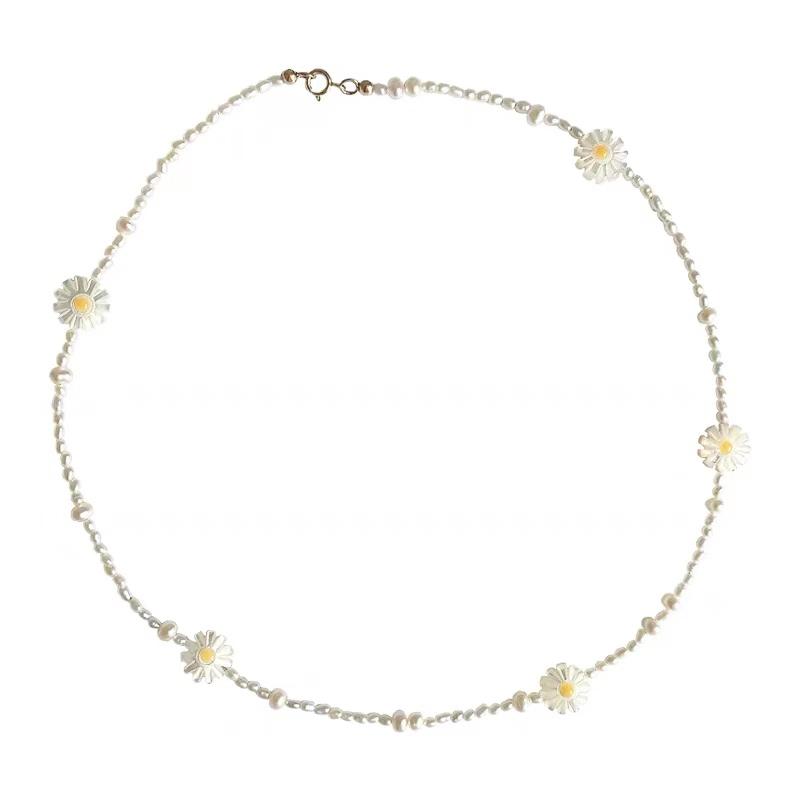 Chokers Trendy Simple Natural Freshwater Pearl Necklace Lovely Daisy Beads Embellished With Unique Charm For Women Gargantillas Collares
