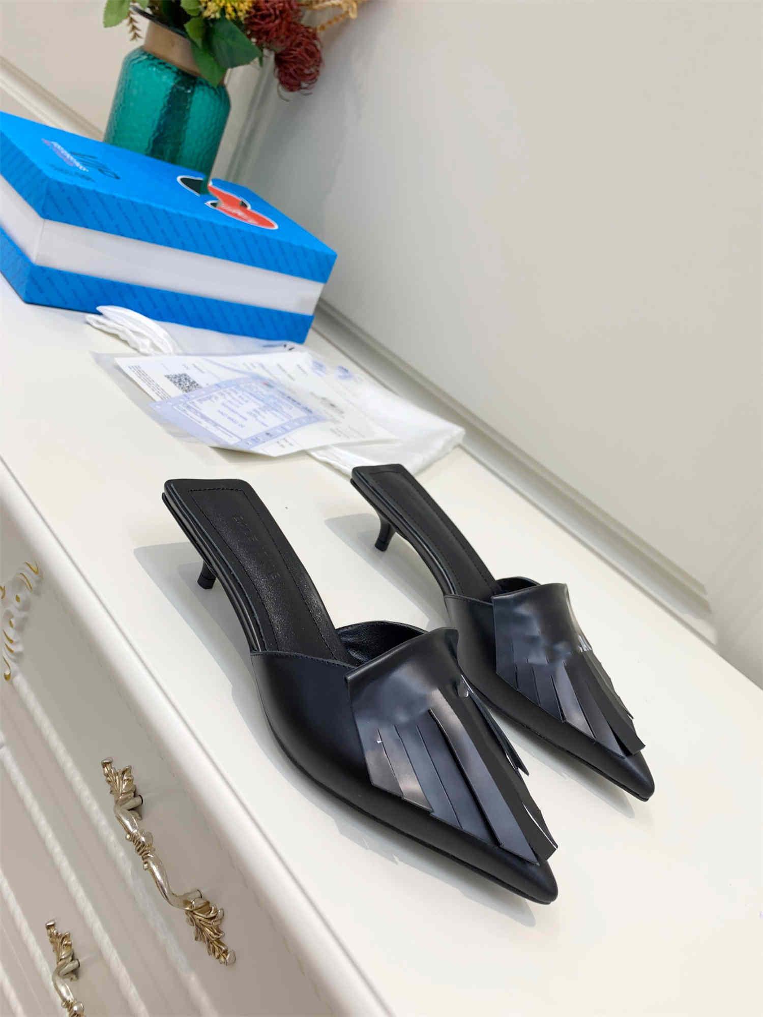 Europe and the United States slippers 2021 women shoes pointed toe fringed sandals women's leather mullers stiletto single outer wear, Box
Europe and the United States slippers 2021 women shoes pointed toe fringed sandals women's leather mullers stiletto single outer wear, Box