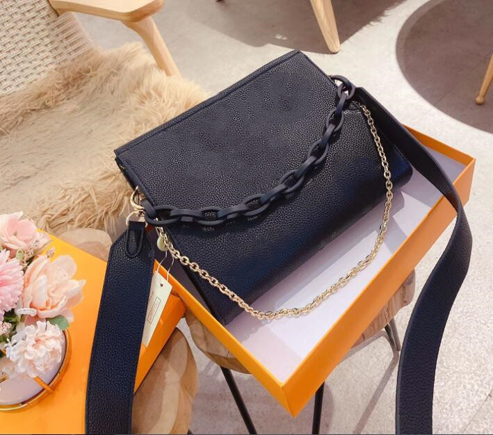 Square designer large capacity clutch bag Fashion chain Unisex shoulder bags Wide band Black wallet zipper purse women shopping pouch
Square designer large capacity clutch bag Fashion chain Unisex shoulder bags Wide band Black wallet zipper purse women shopping pouch