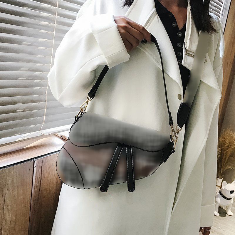 2021 Crossbody Saddle Bag luxury designer mini tote women name brand purses shoulder bags womens fashion handbag trendy handbags for ladies Designers stylish totes, Oem dedicated
2021 Crossbody Saddle Bag luxury designer mini tote women name brand purses shoulder bags womens fashion handbag trendy handbags for ladies Designers stylish totes, Oem dedicated