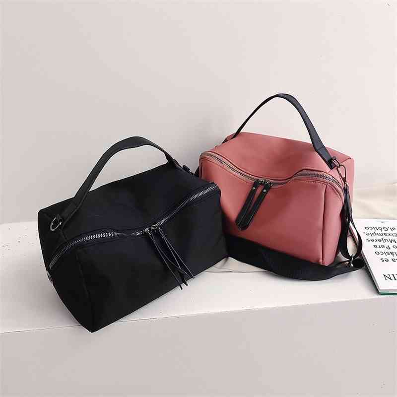 2021 fashion nylon hand simple and lightweight casual canvas diagonal trendy one shoulder women's bag, Purple
2021 fashion nylon hand simple and lightweight casual canvas diagonal trendy one shoulder women's bag, Purple