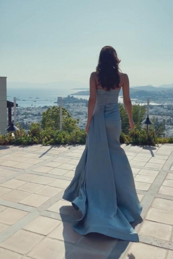 Sexy Sky Blue Deep V-Neck Mermaid Prom Dresses Spaghetti Straps with Side Split Sweep Train Evening Party Dress