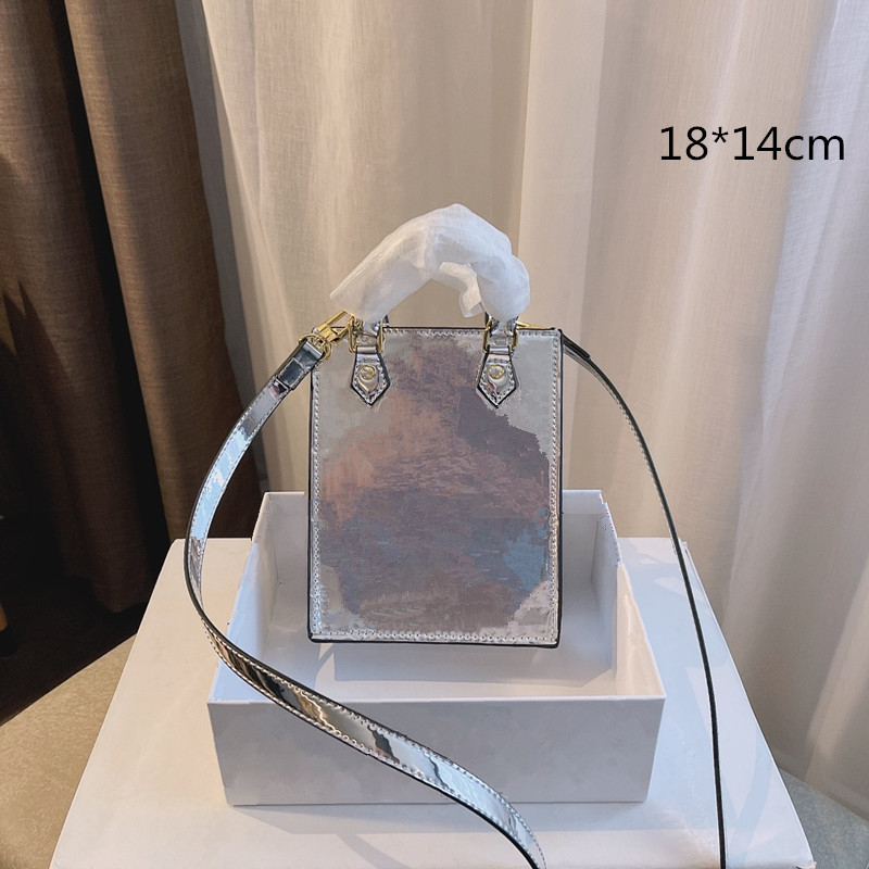 2021 Mini Silver Phone Bags Women Luxury Shimmer Mirror Purses Designers Crossbody Shoulder Bags Change Wallets Printed Flowers L21050501, Not for sale. pls choose other options
2021 Mini Silver Phone Bags Women Luxury Shimmer Mirror Purses Designers Crossbody Shoulder Bags Change Wallets Printed Flowers L21050501, Not for sale. pls choose other options