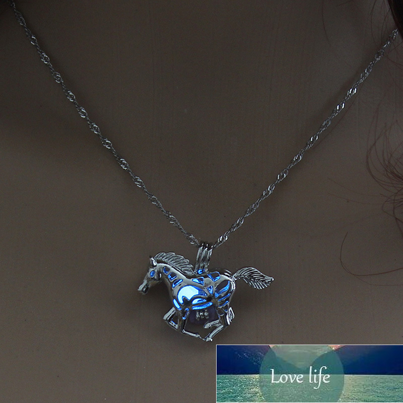 Horse Luminous Pendant Fluorescence Necklace Women Birthday Gift Glow In The Dark Yellow Blue Green Three Color Necklace Pendant Factory price expert 