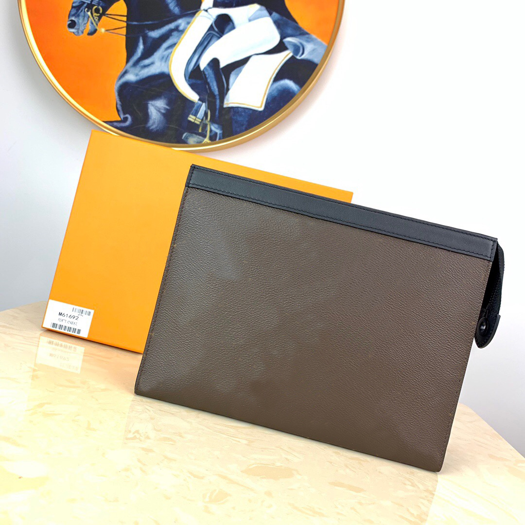 Luxury Designer Clutch Bags Toiletry Pouch Handbags Purses Men Women Leather Handbag Shoulder Bag Wallets Card Holder Chain Key Pouchs free ship61692, 1 #61692
Luxury Designer Clutch Bags Toiletry Pouch Handbags Purses Men Women Leather Handbag Shoulder Bag Wallets Card Holder Chain Key Pouchs free ship61692, 1 #61692