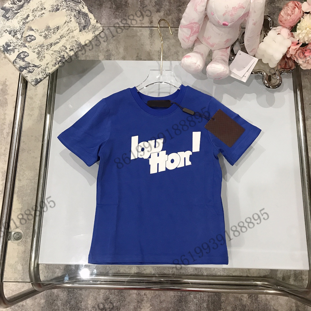 high-end 2022ss designer kids luxury t-shirts cotton round neck t shirts boys and girls top and tees children t-shirt size 100-150, 01
high-end 2022ss designer kids luxury t-shirts cotton round neck t shirts boys and girls top and tees children t-shirt size 100-150, 01