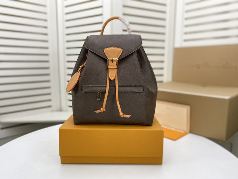 Designer Bags Adjustable Double Shoulder Straps handbag Luxury backpack Leather Fashion Schoolbag magnetic buckle drawstring Lady Storages mini bags Top Quality, Don't pay it
Designer Bags Adjustable Double Shoulder Straps handbag Luxury backpack Leather Fashion Schoolbag magnetic buckle drawstring Lady Storages mini bags Top Quality, Don't pay it