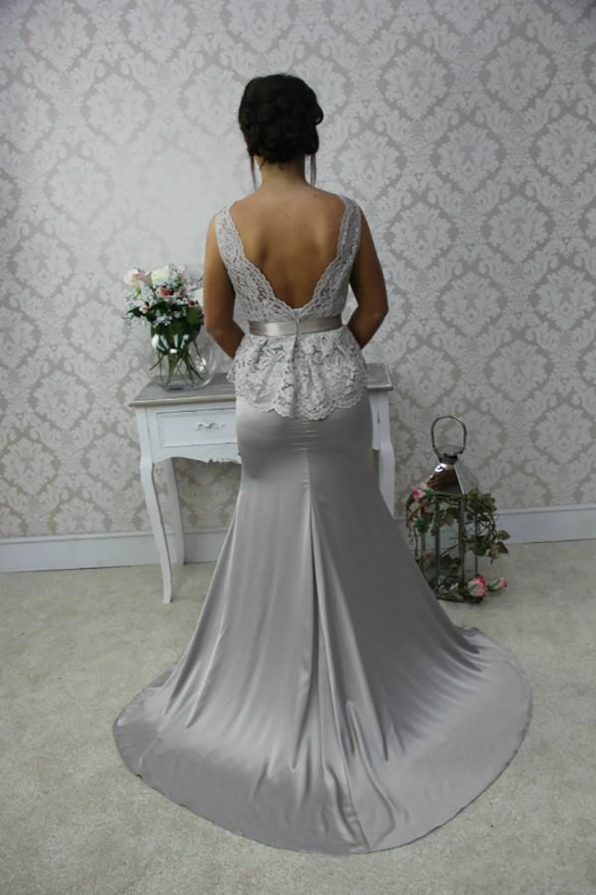 Elegant Bateau Neck Sleeveless Dresses Evening Backless Lace Bridesmaid Dress Mermaid Sweep Train With Sash Bow