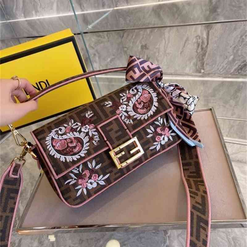 Bag Women Bags Luxurys Hand New Year Fashion Brand Fend Weiye Same Style Net Red Vintage Middle Ancient French Stick Bag Canvas Embroidery Zmm
Bag Women Bags Luxurys Hand New Year Fashion Brand Fend Weiye Same Style Net Red Vintage Middle Ancient French Stick Bag Canvas Embroidery Zmm