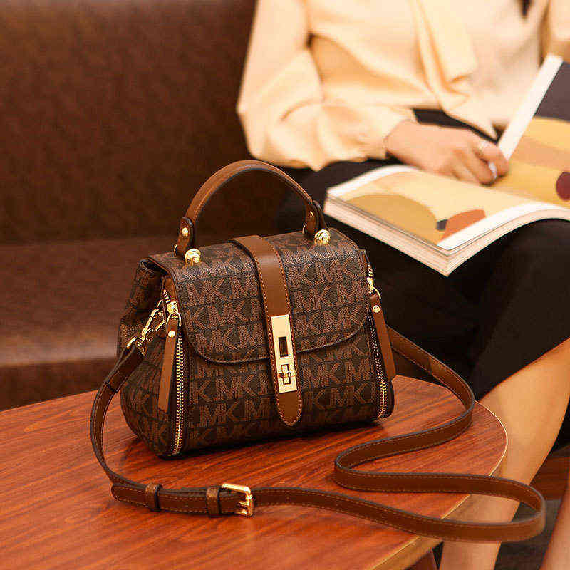 2021 New Popular Bucket Bag Retro Pu Shoulder Printed Portable Small Female Fashion Messenger
2021 New Popular Bucket Bag Retro Pu Shoulder Printed Portable Small Female Fashion Messenger