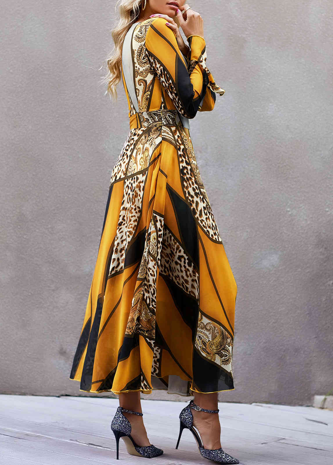 Women Dress V Neck Flare Sleeve Printed Bohemia es Sexy Long Print Maxi Lace Up Large Hem Plus Size es 210513