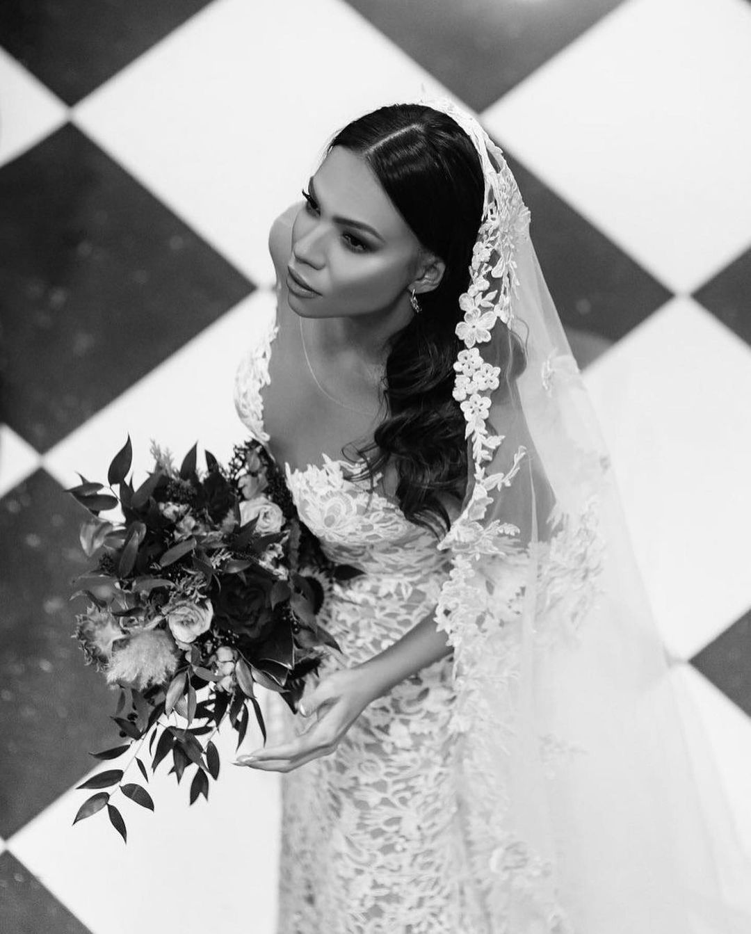 Queen Van Bride Veil Long Lace Applique Mesh With Comb Girls White Cathedral Accessories