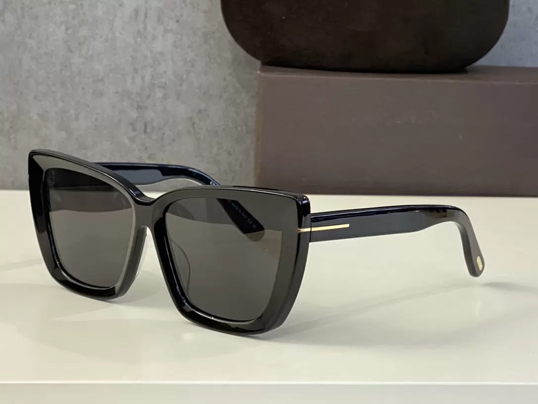 Womens Sunglasses For Women Men Sun Glasses Mens 920 Fashion Style Protects Eyes UV400 Lens Top Quality With Case
Womens Sunglasses For Women Men Sun Glasses Mens 920 Fashion Style Protects Eyes UV400 Lens Top Quality With Case