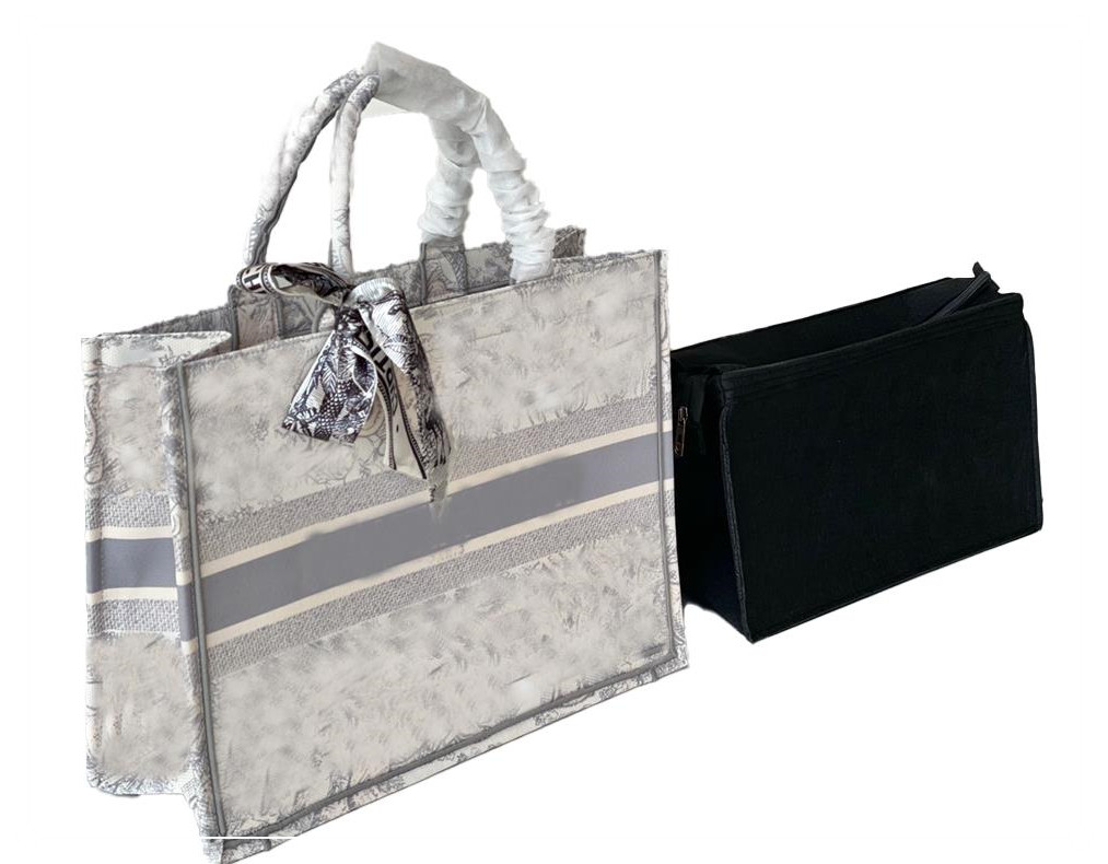 Luxury Book Tote Tiger Embroidery handbag women's large capacity Bag Commuting Canvas bags Large Shopping bag
Luxury Book Tote Tiger Embroidery handbag women's large capacity Bag Commuting Canvas bags Large Shopping bag