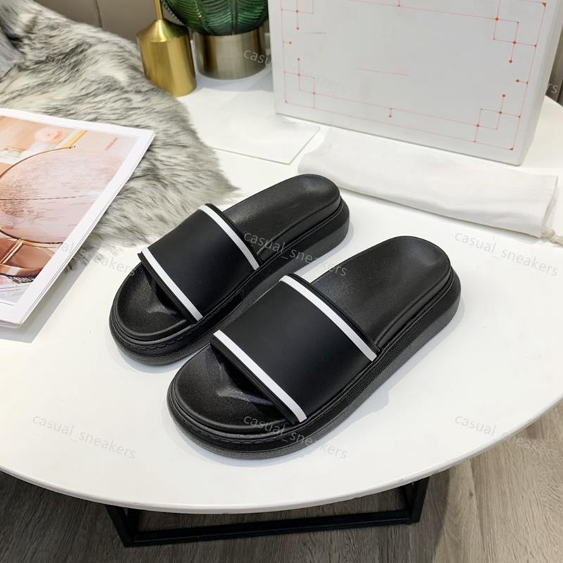 Women Classic Oversized Signature Slide Slippers Black White Red Rubber Platform Slides Womens Fashion Home Sandals Casual Party Summer Flip Flops
Women Classic Oversized Signature Slide Slippers Black White Red Rubber Platform Slides Womens Fashion Home Sandals Casual Party Summer Flip Flops