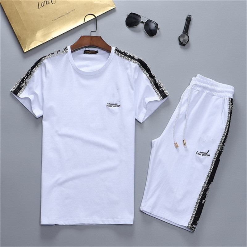 NN New short-sleeved sportswear suit T-shirt + shorts men and women short sports suit Design letter printing suit, Gray
NN New short-sleeved sportswear suit T-shirt + shorts men and women short sports suit Design letter printing suit, Gray