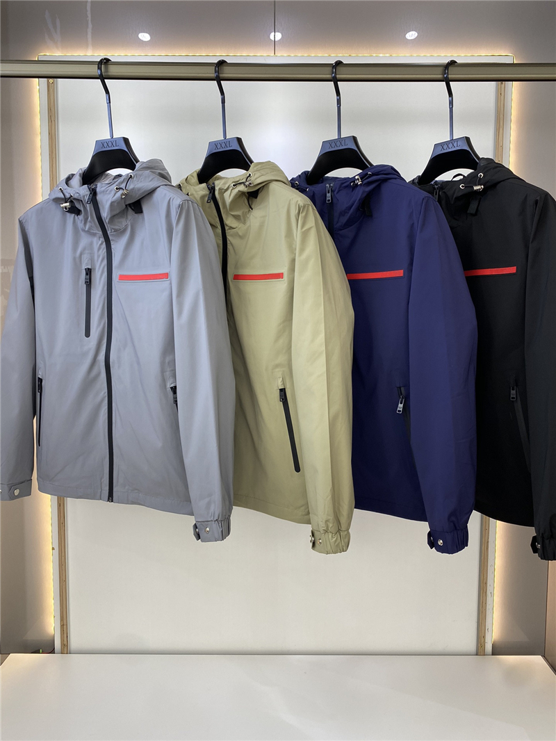 Mens jackets zipper Pocket printing letters style exclusive imported parachute Nylon hooded windbreaker coat Rainproof and windproof Men Designer Epaulet Jacket, Blue
Mens jackets zipper Pocket printing letters style exclusive imported parachute Nylon hooded windbreaker coat Rainproof and windproof Men Designer Epaulet Jacket, Blue