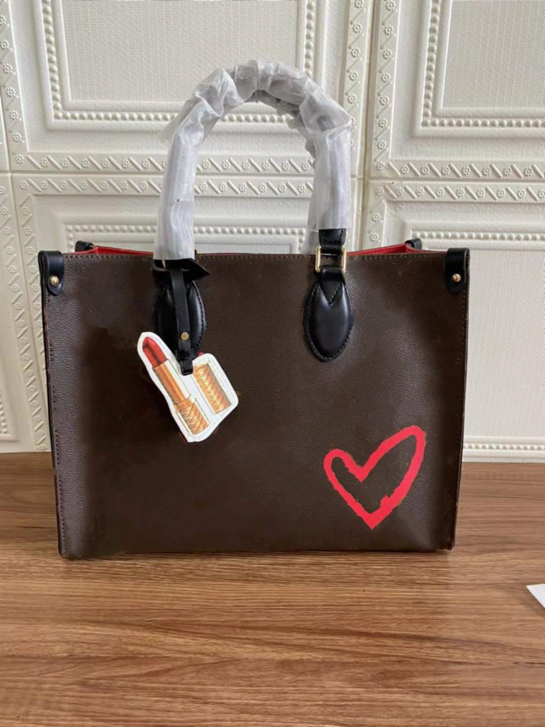 2021 graffiti new Women Handbag Shoulder Bags Shopping bag Totes Classic Brown purse date code serial number checker tote grid flower
2021 graffiti new Women Handbag Shoulder Bags Shopping bag Totes Classic Brown purse date code serial number checker tote grid flower
