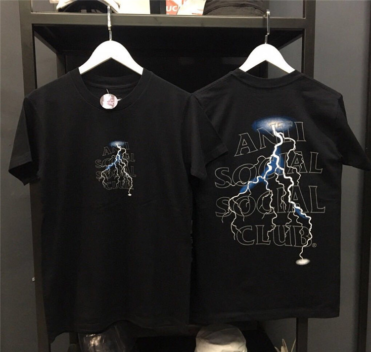 Wholesale short sleeve t-shirt men's summer tide ins trend loose cotton ice casual dress five half upper garment
Wholesale short sleeve t-shirt men's summer tide ins trend loose cotton ice casual dress five half upper garment