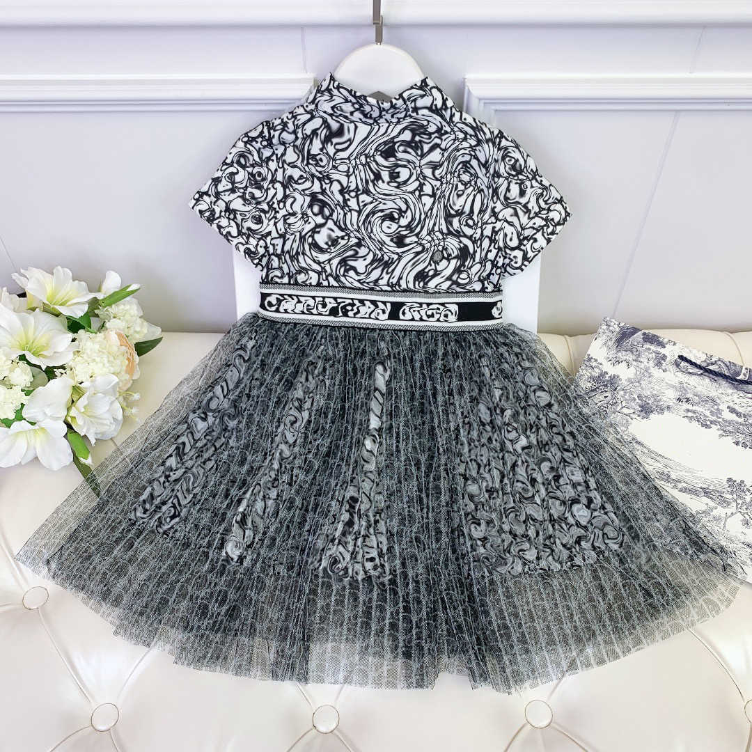 Girls Short Sleeve Children's Mesh Stitched Dress Brand Gray Color Designer Summer Girl Dressing Size 100-150, Skirt
Girls Short Sleeve Children's Mesh Stitched Dress Brand Gray Color Designer Summer Girl Dressing Size 100-150, Skirt