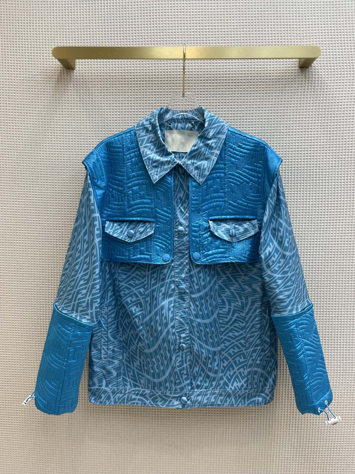Milan Runway Jackets 2021 Autumn Winter Lapel Neck Long Sleeve Panelled Women' Designer Coats Brand Same Style Outerwear 0901-25, Blue
Milan Runway Jackets 2021 Autumn Winter Lapel Neck Long Sleeve Panelled Women' Designer Coats Brand Same Style Outerwear 0901-25, Blue