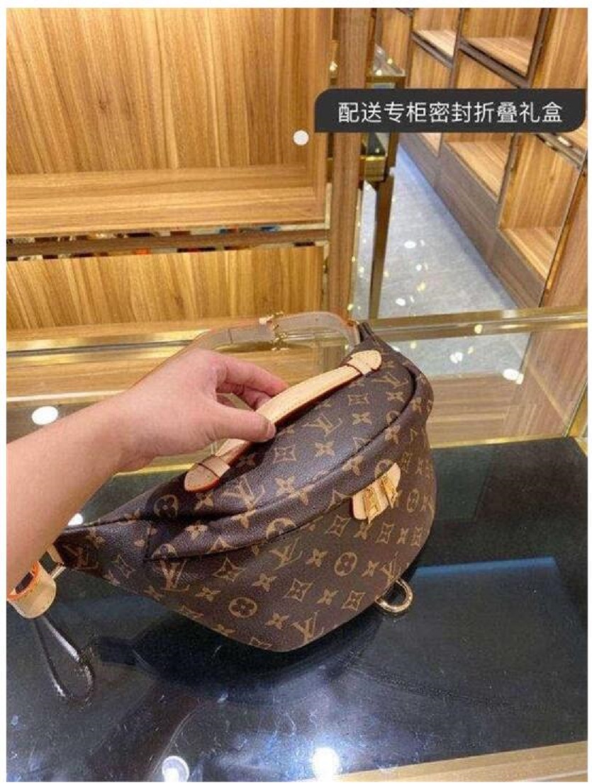 LV LOUIS bag VITTON BUMBAG presbyopic waist bag chest bag shoulder messenger handbag M43644, Red;black
LV LOUIS bag VITTON BUMBAG presbyopic waist bag chest bag shoulder messenger handbag M43644, Red;black