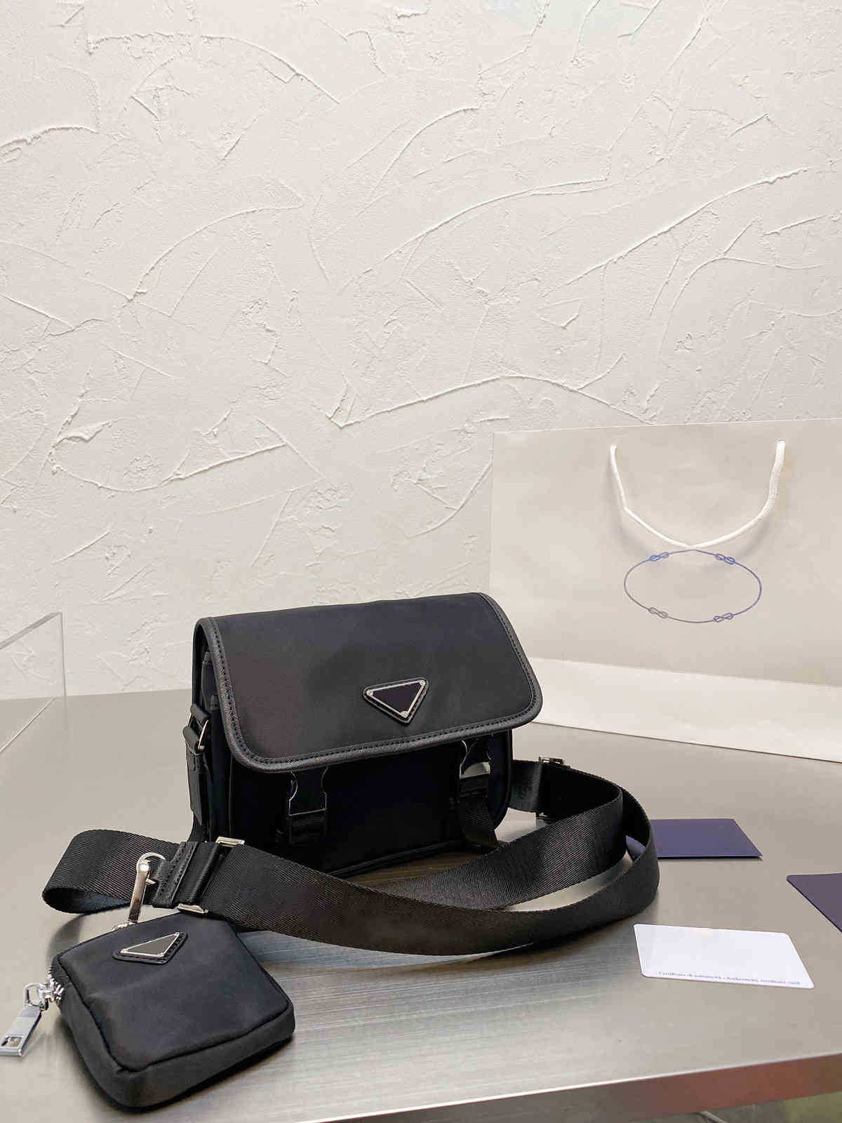 Handbag Women Luxurys Designers Bags 2021 Crossbody Bag Prad Postman's Piece Belt Buck High Quality Purse Louisbags_18 Multi Pochette, Red
Handbag Women Luxurys Designers Bags 2021 Crossbody Bag Prad Postman's Piece Belt Buck High Quality Purse Louisbags_18 Multi Pochette, Red