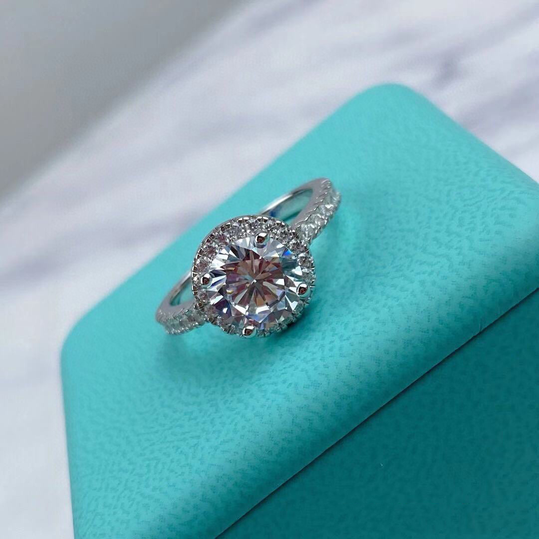 Luxurys 2021 designers lady ring exquisite craftsmanship diamond classic fashion versatile simple leisure travel Beach Party essential gift engagement good
Luxurys 2021 designers lady ring exquisite craftsmanship diamond classic fashion versatile simple leisure travel Beach Party essential gift engagement good