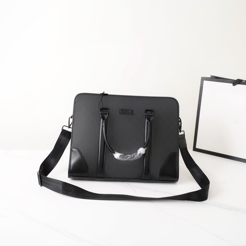Designer Crossbody shoulder bags Cross Body tote bag Handbag high-quality leather 2 Various styles Different colors With the original
Designer Crossbody shoulder bags Cross Body tote bag Handbag high-quality leather 2 Various styles Different colors With the original