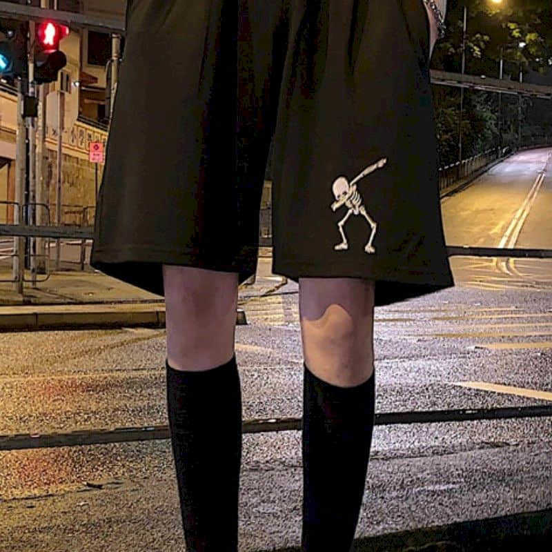 Men's Funny shorts summer Korean Harajuku retro spoof skull embroidery loose casual sports male female student pants hip hop 210629