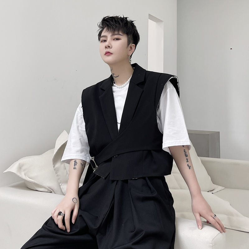 IEFB Men's Clothing Metal Buckle Single Button White Waistcoat For Men Streetwear Fashion Black White Short Vest 9Y7272 210524