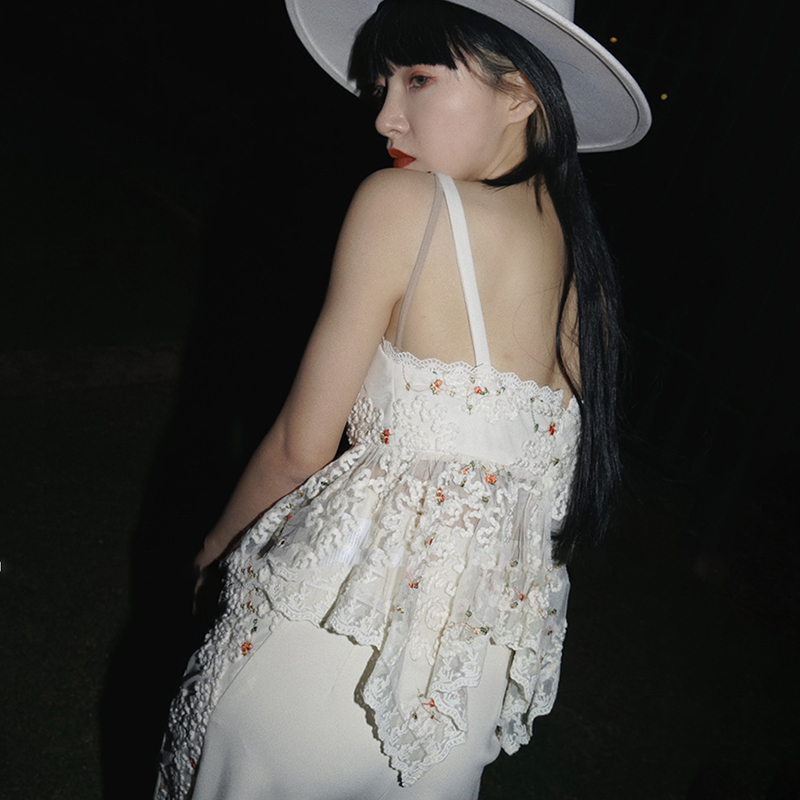 VGH Sexy Patchwork Lace Vest For Women V Neck Sleeveless Irregular Slim Tank Tops Female Fashion New Clothing Summer Stylish 210421