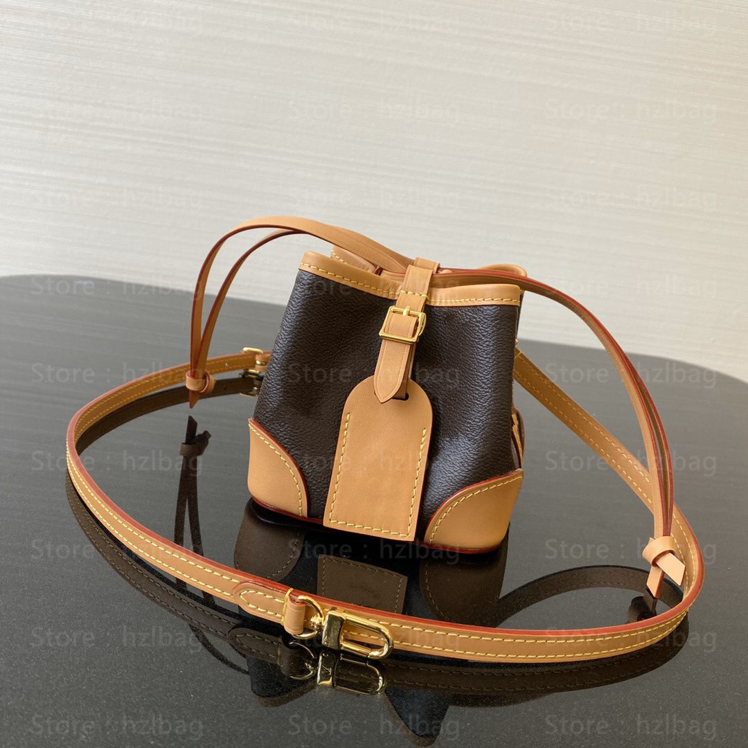 Noe Purse Cross Body Bag Luggage Tag Mono Coated Canvas Gram Designer Bag Drawstring Closure Mini Bag M57099, Color 01
Noe Purse Cross Body Bag Luggage Tag Mono Coated Canvas Gram Designer Bag Drawstring Closure Mini Bag M57099, Color 01