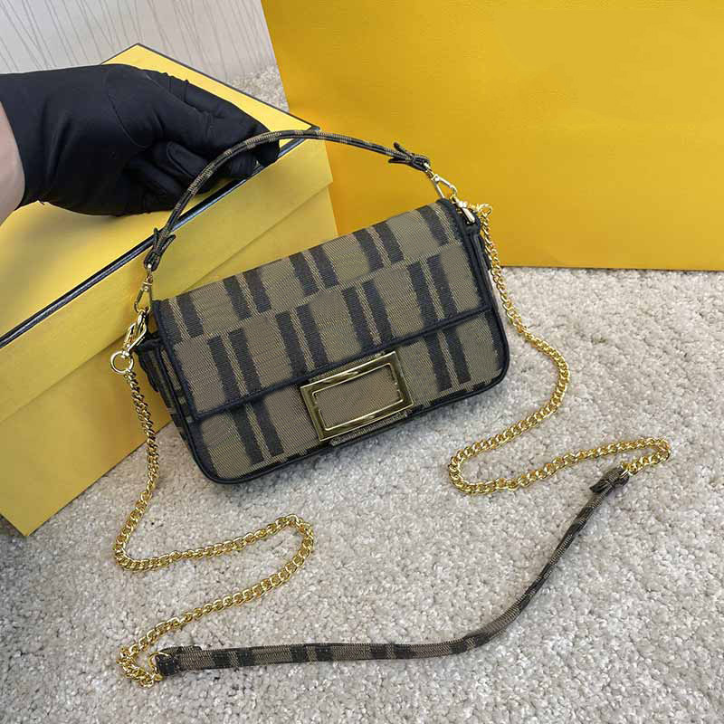 Handbag Women Luxurys Designers Bag 2021 Shoulder Bags uette Messenger Lady Canvas Chains Tote Mini Cover Hasp Hardware Fashion Letter Totes
Handbag Women Luxurys Designers Bag 2021 Shoulder Bags uette Messenger Lady Canvas Chains Tote Mini Cover Hasp Hardware Fashion Letter Totes
