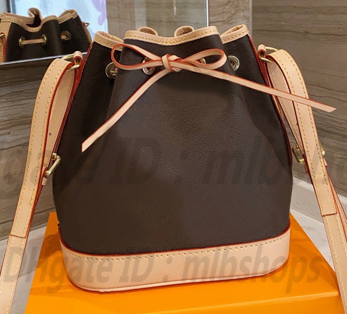 Luxurys L Designer Fashion Famous handbags shoulder bags bucket bag High Quality women printing crossbody purse handbag classic 2021 Totes Clutch Bags, No bags
Luxurys L Designer Fashion Famous handbags shoulder bags bucket bag High Quality women printing crossbody purse handbag classic 2021 Totes Clutch Bags, No bags
