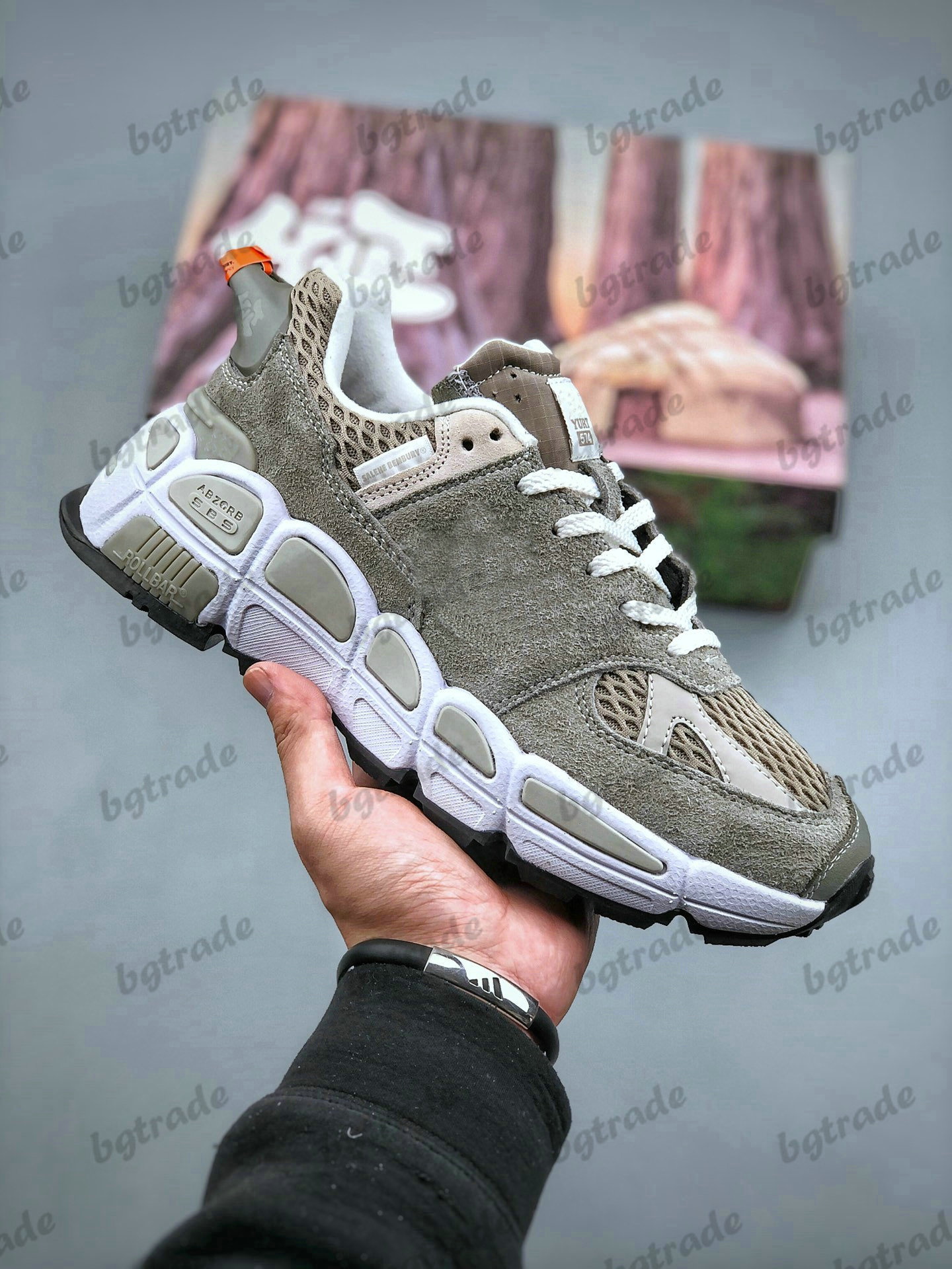 Salehe Bembury x Yurt New 574 Designer Running Shoes Shark Skin White Team Forest Green Burgundy Trainer MS574YSB MS574 suede Sneakers
Salehe Bembury x Yurt New 574 Designer Running Shoes Shark Skin White Team Forest Green Burgundy Trainer MS574YSB MS574 suede Sneakers