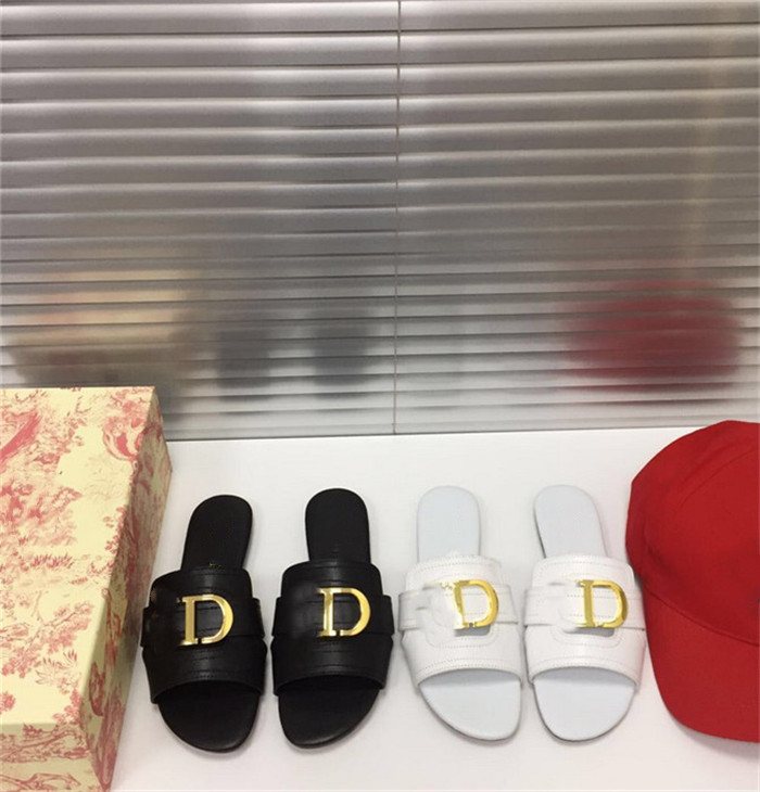 Fashion Women's Casual sandals flat base Beach slippers High quality Leather shoes female flip flops comfortable Sandal L40534
Fashion Women's Casual sandals flat base Beach slippers High quality Leather shoes female flip flops comfortable Sandal L40534