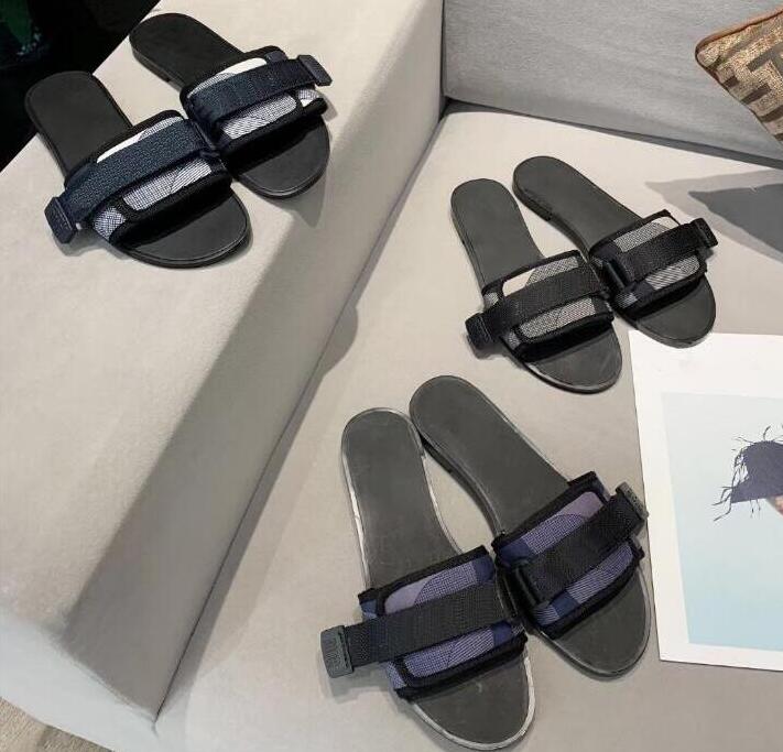 2021 Luxury Designer Women Sandals Summer Flat Slipper fashion beach Big head Slippers letters with box size 35-42, Color 2
2021 Luxury Designer Women Sandals Summer Flat Slipper fashion beach Big head Slippers letters with box size 35-42, Color 2