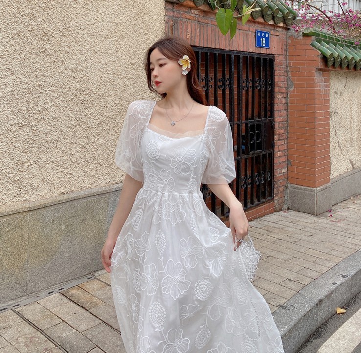 Summer French Vintage White Dress Women Chiffon Square Collar Elegant Puff Sleeve Embroidery Fairy Party 210519