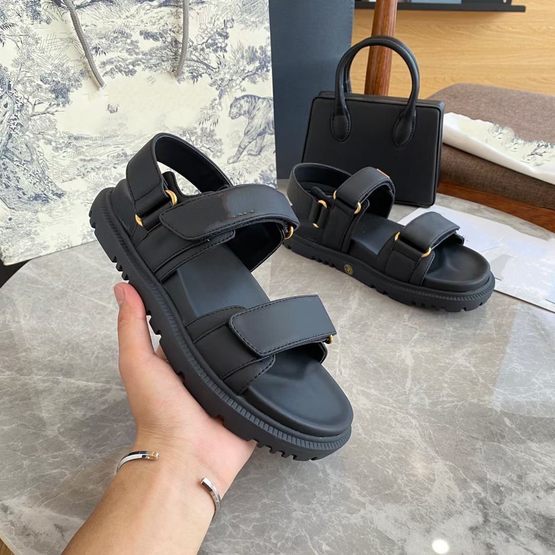 Summer Casual Flat Genuine Leather Sandals Classics Button Front Rear Strap Versatile Checkered Grid Hook Loop Womens Shoes Narrow Band Women Shoe Sandal mk002
Summer Casual Flat Genuine Leather Sandals Classics Button Front Rear Strap Versatile Checkered Grid Hook Loop Womens Shoes Narrow Band Women Shoe Sandal mk002