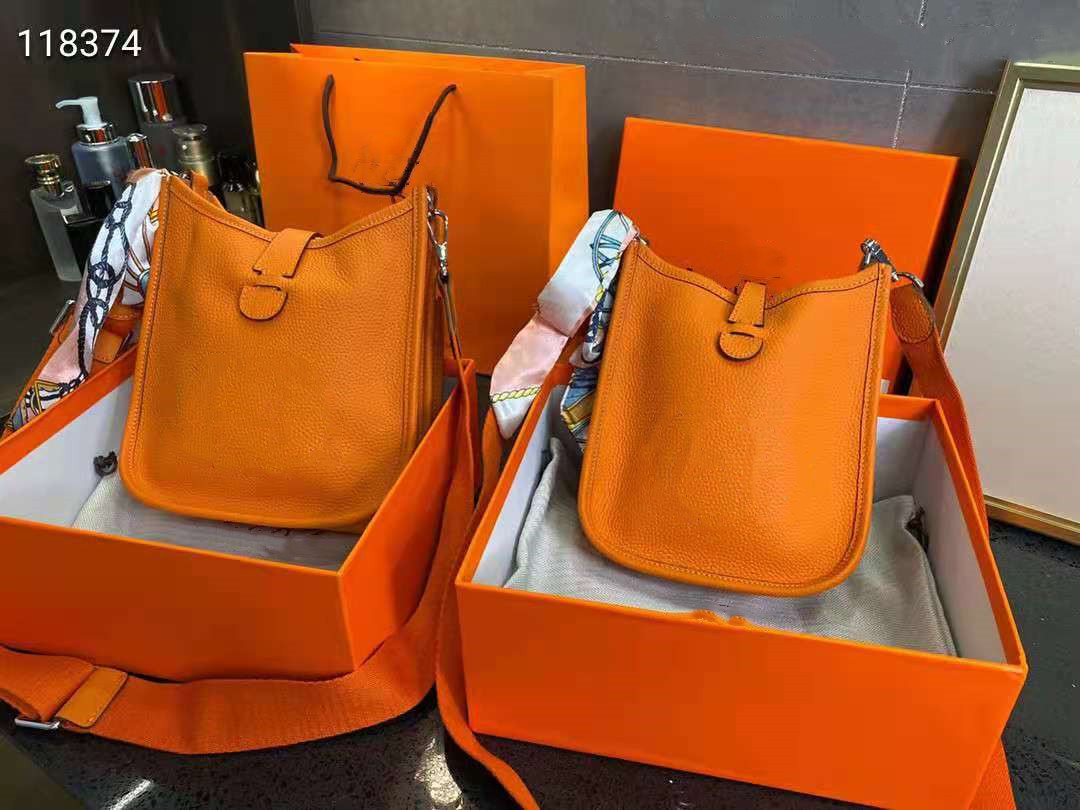 High quality one shoulder messenger bag women's leather material