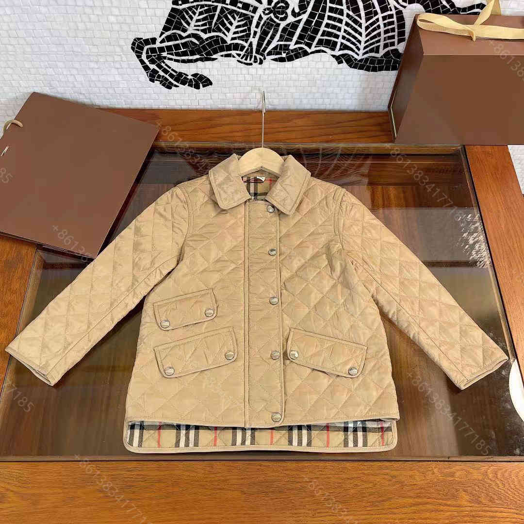 2021ss Designer kids Down jacket alphabet brand winter high-end boys girls cotton coat wholesale child clothes
2021ss Designer kids Down jacket alphabet brand winter high-end boys girls cotton coat wholesale child clothes