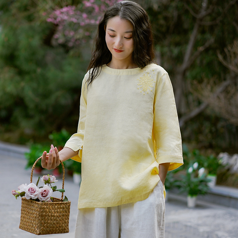 Johnature Women Embroidery Floral T-Shirts Linen Vintage O-Neck Half Sleeve Summer Loose Solid Color Female Tshirts 210521, Yellow
Johnature Women Embroidery Floral T-Shirts Linen Vintage O-Neck Half Sleeve Summer Loose Solid Color Female Tshirts 210521, Yellow