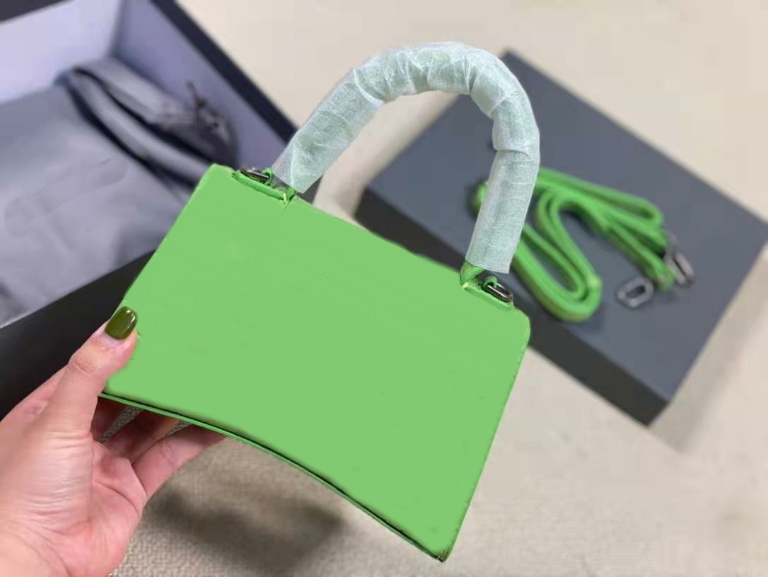 updated Avocado Green color top Designers women Luxurys Bags Alligator Leather Baguette Hasp Cover Inner Zipper Pocket Shoulder Bag Fashion Woman Handbags Purse
updated Avocado Green color top Designers women Luxurys Bags Alligator Leather Baguette Hasp Cover Inner Zipper Pocket Shoulder Bag Fashion Woman Handbags Purse