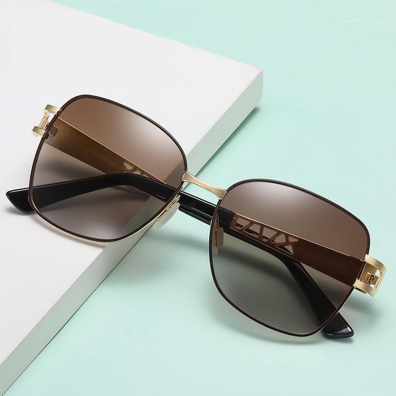Sunglasses 2021 Diamond Fashion Metal Polarized Women's Large Frame Women Sun Glasses TAC Adult Alloy
Sunglasses 2021 Diamond Fashion Metal Polarized Women's Large Frame Women Sun Glasses TAC Adult Alloy