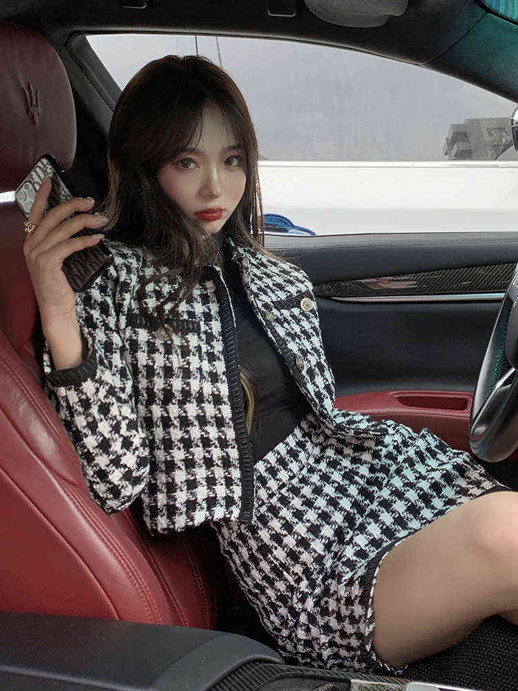 Xiaoxiangfeng two-piece female spring and autumn houndstooth long-sleeved splicing jacket skirt suit trendy 211106